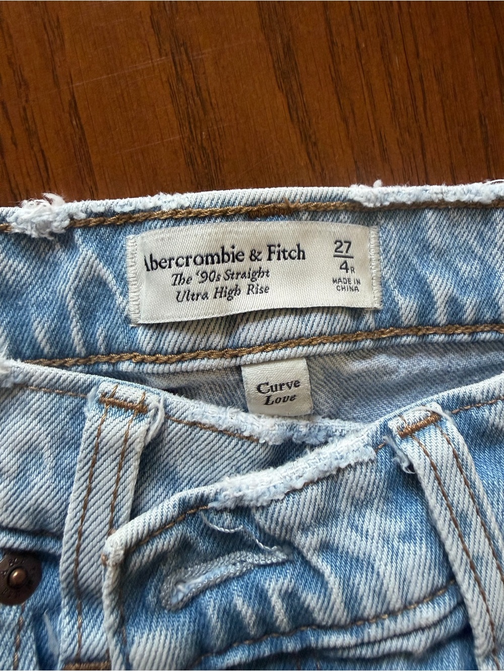Abercrombie & Fitch Women's Light Blue High-Rise '90s Straight Curve Love Jeans